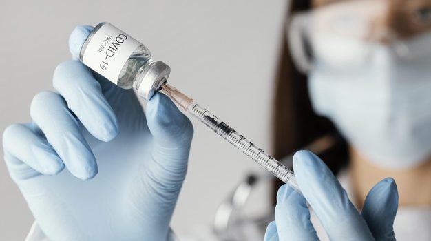 Τα τρία τέταρτα των Ευρωπαίων στηρίζουν τον εμβολιασμό ως μοναδικό τρόπο για την καταπολέμηση της πανδημίας, σύμφωνα με το ευρωβαρόμετρο