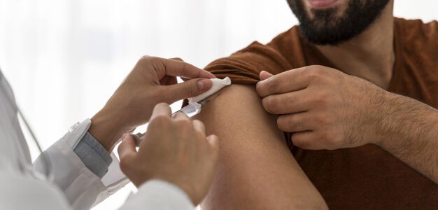 Ανοίγει η πλατφόρμα για την αναμνηστική δόση του εμβολίου κατά της covid-19 για τους άνω των 18 ετών