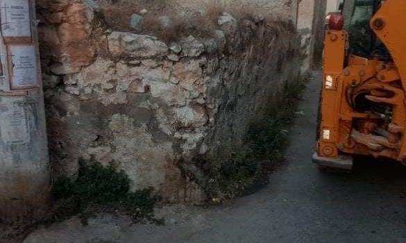 Παρεμβάσεις του Δήμου Σαλαμίνας για την ασφάλεια των πολιτών – κατεδαφίσεις παλαιών κτισμάτων