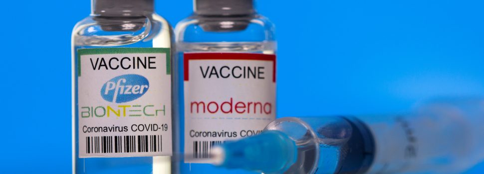 Η ανάμιξη διαφορετικών εμβολίων Covid-19 αυξάνει τη συχνότητα των ήπιων έως μέτριων παρενεργειών, αλλά δεν έχει κανένα πρόβλημα ασφάλειας, δείχνει βρετανική έρευνα