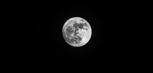 Η δεύτερη φετινή υπερπανσέληνος και η μοναδική ολική έκλειψη Σελήνης του 2021, μη ορατή όμως από την Ελλάδα, θα συμβούν την Τετάρτη 26 Μαΐου