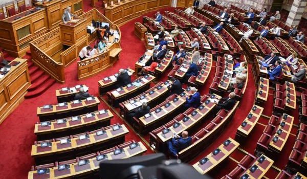 Στις 19 Μαΐου στη Βουλή ο νέος εκλογικός νόμος για την αυτοδιοίκηση