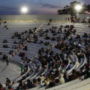 Τα ανοιχτά θέατρα υποδέχονται το κοινό τους