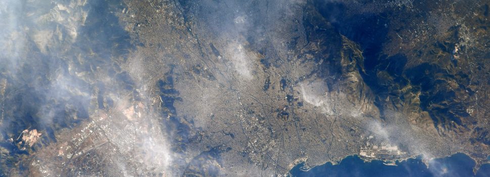 Μια φωτογραφία της Αθήνας από το Διεθνή Διαστημικό Σταθμό τράβηξε Αμερικανός αστροναύτης