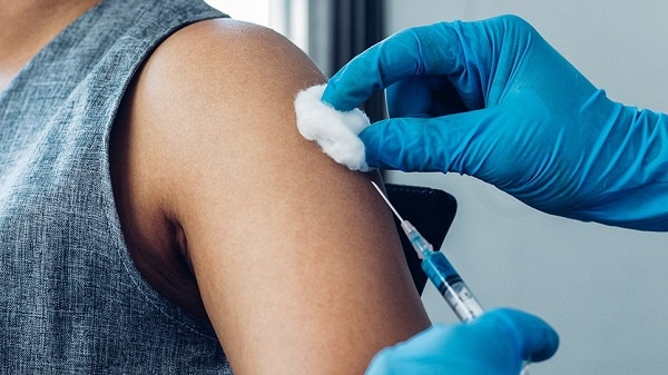Εμβολιάστηκε ο πρώτος ασθενής κατά του καρκίνου – με εμβόλιο mRNA