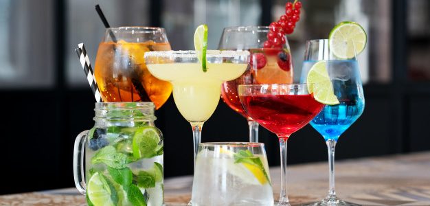 Επιχείρηση “Καθαρά Ποτά” από την ΑΑΔΕ – Κατασχέθηκαν 54 τόνοι νοθευμένων ποτών σε 48 ώρες