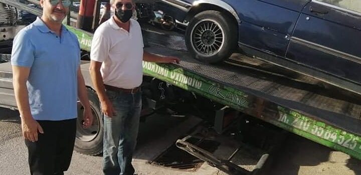 Ξεκίνησε η περισυλλογή των πρώτων εγκαταλελειμμένων αυτοκινήτων από τον Δήμο Σαλαμίνας