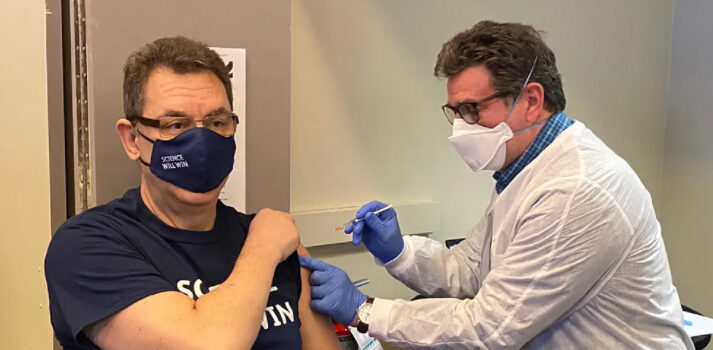 Nέο εμβόλιο σε 95 ημέρες προαναγγέλλει ο Μπουρλά: Πιθανή η εμφάνιση ανθεκτικής μετάλλαξης