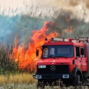 Πυρκαγιά στην Κερατέα : Μήνυμα του 112 για την εκκένωση των οικισμών Μαρκάτι και Συντερινα