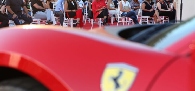 «Απόβαση» 30 Ferrari στο Μεγάλο Λιμάνι