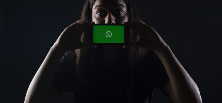 Πρόστιμο 225 εκατ. ευρώ στο WhatApp για παραβίαση κανόνων απορρήτου
