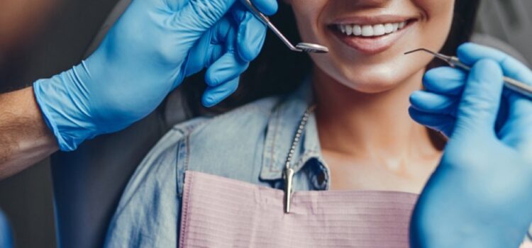 Οι οδοντίατροι αντιδρούν στην υποχρεωτική διενέργεια rapid test των ασθενών