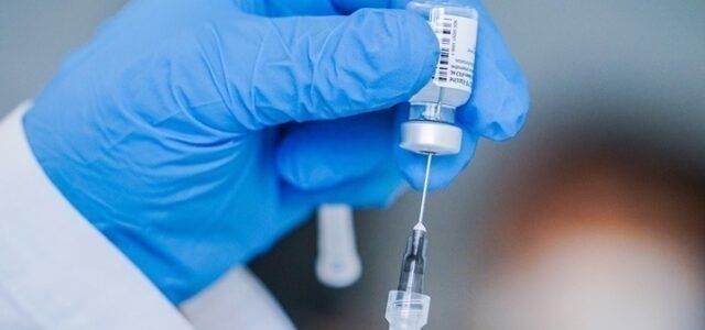 Το ΕΔΔΑ απέρριψε αιτήματα για προσωρινά μέτρα εναντίον του υποχρεωτικού εμβολιασμού υγειονομικών