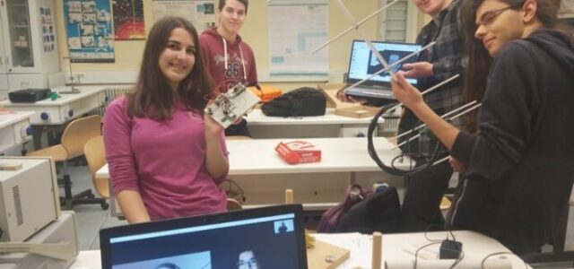 Μαθητές κατασκεύασαν εκπαιδευτικό δορυφόρο για τον Ευρωπαϊκό Οργανισμό Διαστήματος