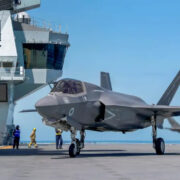 Συντριβή αγγλικού F-35: Θρίλερ με το βρετανικό μαχητικό F-35 που συνετρίβη στη Μεσόγειο