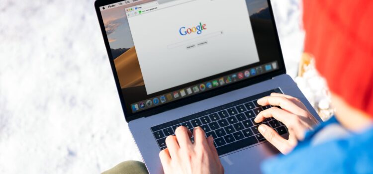 Η Google σχεδιάζει την αυτόματη επαλήθευση ταυτότητας για όλους τους χρήστες