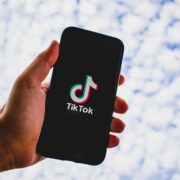 Το TikTok φαίνεται ότι είναι ο διαδικτυακός προορισμός με τη μεγαλύτερη επισκεψιμότητα