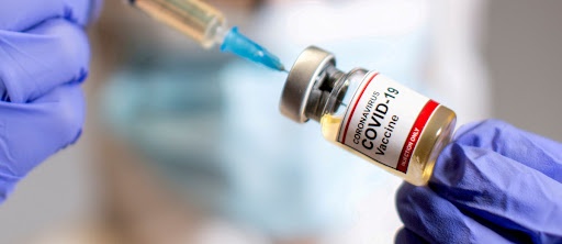 Ποιοι κάνουν την αναμνηστική δόση και ποιο εμβόλιο – Τι ισχύει για τα πιστοποιητικά εμβολιασμού και νόσησης – Τι αλλάζει από Δευτέρα για τους άνω των 60 ετών
