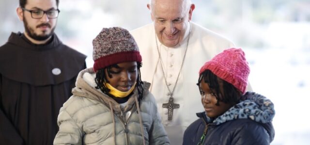 Πάπας Φραγκίσκος: Το προσφυγικό-μεταναστευτικό ζήτημα είναι πρόβλημα του κόσμου, μια κρίση που μας αφορά όλους