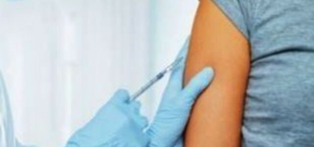 “Αξίζει το ρίσκο να εμβολιάσουμε τα παιδιά μας;” “Ναι χωρίς δεύτερη σκέψη” απαντούν Νίτσας και Ροηλίδης