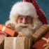 Απτόητος από την πανδημία ο Άγιος Βασίλης ταξιδεύει σε όλο τον κόσμο για να μοιράσει δώρα