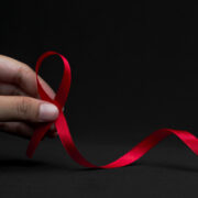 1η Δεκεμβρίου Παγκόσμια Ημέρα για το AIDS: Τόσα χρόνια ερευνών και ακόμη κανένα εμβόλιο