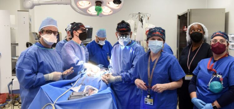Η πρώτη στον κόσμο μεταμόσχευση καρδιάς γενετικά τροποποιημένου χοίρου έγινε σε έναν Αμερικανό 57 ετών