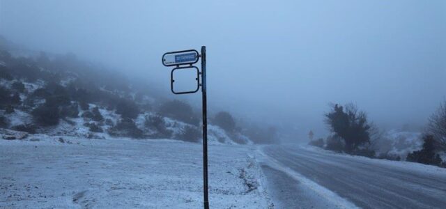Διακοπή κυκλοφορίας στη λεωφόρο Πάρνηθος λόγω χιονόπτωσης