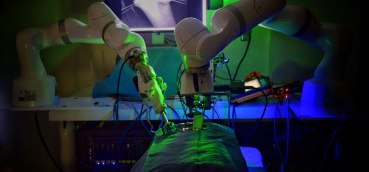Ρομπότ πραγματοποίησε την πρώτη λαπαροσκοπική χειρουργική επέμβαση σε έντερο χωρίς ανθρώπινη βοήθεια