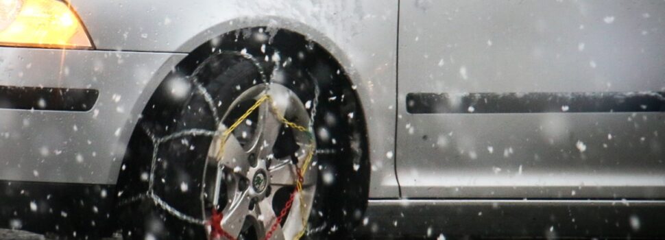 Πώς να βάλετε τις αλυσίδες χιονιού στο όχημά σας – Βήμα βήμα η διαδικασία