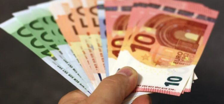 Πρόταση για «προίκα» 20.000 ευρώ σε όλους τους νέους