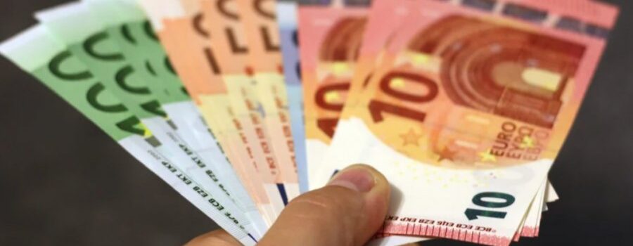 Πρόταση για «προίκα» 20.000 ευρώ σε όλους τους νέους