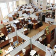Ποιοι εργαζόμενοι χρειάζονται μόνο rapid test για να λάβουν άδεια – Και ποιοι PCR