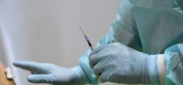 Η τέταρτη δόση εμβολίου κατά της Covid-19 πενταπλασιάζει τα αντισώματα, σύμφωνα με ισραηλινή μελέτη