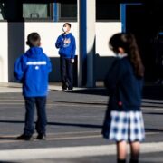 Τα σχολεία σε όλο τον κόσμο επηρεάστηκαν από την πανδημία, αλλά οι χώρες έχουν αρχίσει να προσαρμόζονται