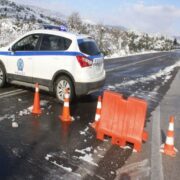 Χιονοπτώσεις. Διακοπή κυκλοφορίας, δρόμοι κλειστοί και αλυσίδες