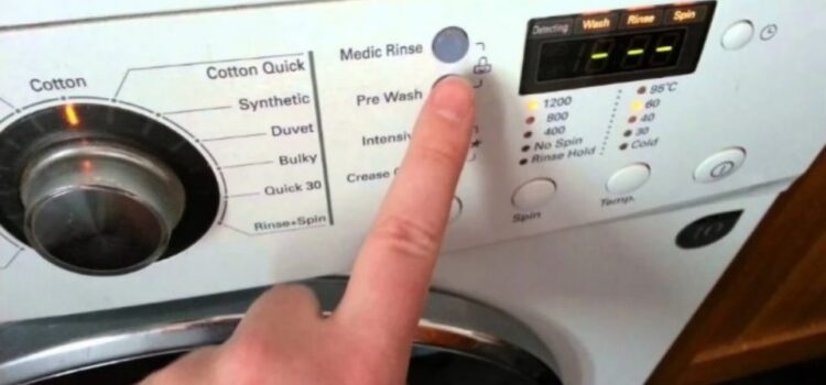 Το έξυπνο tip των ειδικών για να μοσχοβολούν φρεσκάδα οι πετσέτες σας μετά το πλυντήριο
