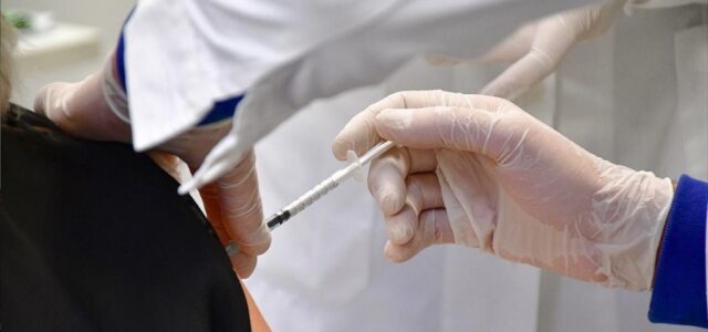 Ανοίγει το μεσημέρι της Τρίτης 1 Μαρτίου η πλατφόρμα για το εμβόλιο της novavax
