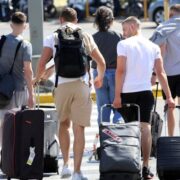 Οι μεγάλοι tour operators ανακοίνωσαν διπλασιασμό των ταξιδιωτών για το καλοκαίρι στην Ελλάδα