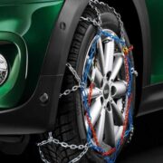 Εκπαίδευση υποψήφιων οδηγών στην τοποθέτηση αντιολισθητικού εξοπλισμού σε όχημα