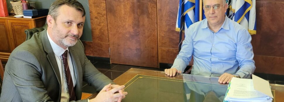Ο Δήμαρχος Σαλαμίνας Γιώργος Παναγόπουλος στον Υπουργό Προστασίας του Πολίτη κ. Παναγιώτη Θεοδωρικάκο