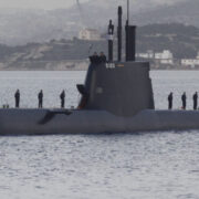 Νέα παράταση και επιπλέον χρηματοδότηση για την ολοκλήρωση του ναυπηγικού έργου στα ναυπηγεία Ελευσίνας και Σκαραμαγκά, που αφορούν στην πυραυλάκατο Νο 7 και τα 4 υποβρύχια του Πολεμικού Ναυτικού