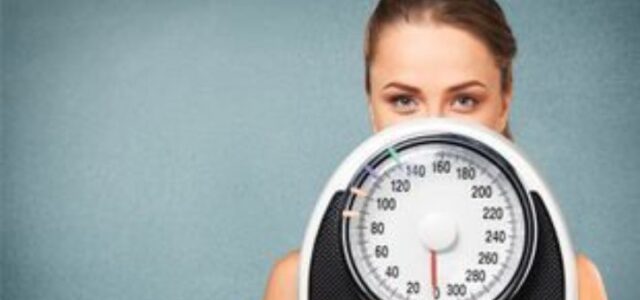 Όσο πιο σταθερό, χωρίς αυξομειώσεις, είναι το σωματικό βάρος διαχρονικά τόσο μειώνεται ο κίνδυνος άνοιας σε βάθος χρόνου, σύμφωνα με αμερικανική έρευνα