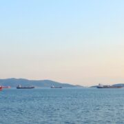 Αποπαροπλίστηκαν 10 παροπλισμένα πλοία και αναχώρησαν από τον κόλπο της Ελευσίνας