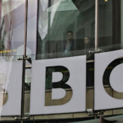 Το BBC επανέφερε τα βραχέα κύματα στην Ουκρανία για τη μετάδοση ειδήσεων της Διεθνούς Υπηρεσίας του