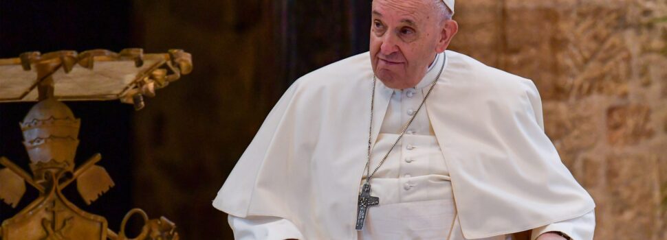 Ο ανεκπλήρωτος έρωτάς του Πάπα: «Αν δεν σε παντρευτώ, θα γίνω ιερέας»