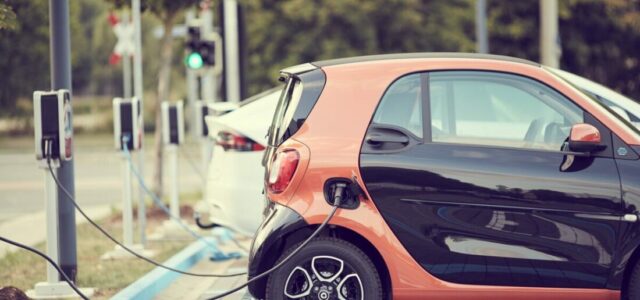 Νέα τεχνολογία μπαταριών για ηλεκτρικά αυτοκίνητα υπόσχεται αστραπιαίες φορτίσεις