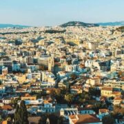 Ιδιοκτήτες ακινήτων: Εκπνέει σε λίγες ημέρες το περιθώριο για μεταβιβάσεις με τις παλαιές αντικειμενικές αξίες