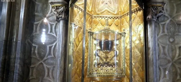 Το Άγιο Δισκοπότηρο και ο Καθεδρικός της Βαλένθια: Βρέθηκε η κρύπτη του πολυτιμότερου κειμήλιου του Χριστιανισμού;