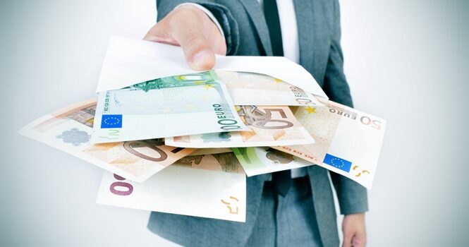 Από τις 16 Μαρτίου έως τις 15 Απριλίου οι αιτήσεις για έκτακτη επιχορήγηση έως 400.000 ευρώ για πληττόμενες επιχειρήσεις από την πανδημία